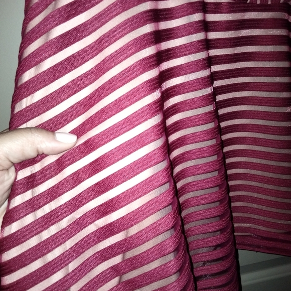 Top - Picture 2 of 3